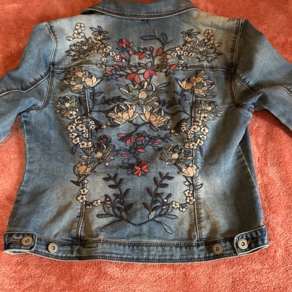 Baccini embroidered Jean jacket. Size M - Picture 2 of 4